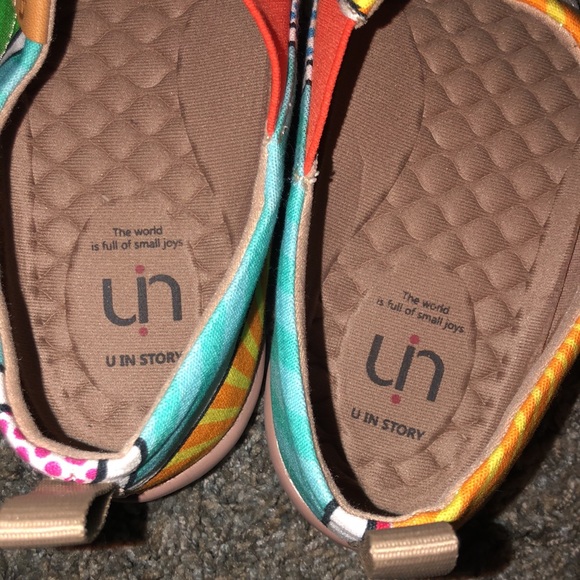 U in story shoes. Size 8.5. Very good condition. - Picture 4 of 6